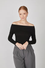 Top Off Shoulder Rose